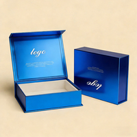 Boîte cadeau rigide pliable de luxe avec logo personnalisé en relief, magnétique, pour l'emballage de vêtements et de cosmétiques, vente en gros