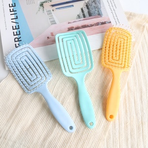 <span class=keywords><strong>Brosse</strong></span> démêlante incurvée ventilée en nylon Gloway OEM avec embouts en nylon, <span class=keywords><strong>brosse</strong></span> à <span class=keywords><strong>cheveux</strong></span> en plastique ventilée pour <span class=keywords><strong>cheveux</strong></span> bouclés - Product Image 2
