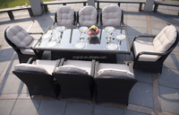 Ensemble de chaises en rotin à dossier haut pour 8 personnes et table avec plateau en verre, mobilier de salle à manger extérieure pour restaurant, style moderne