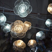 Bonne qualité diverses formes décoration fête mariage lustre suspendu acrylique LED suspension