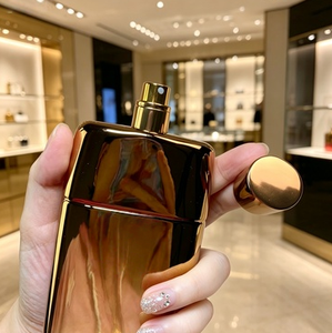 Parfum neutre très vendu au Moyen-Orient, en Europe et aux États-Unis, parfum floral et boisé, classique et durable. - Product Image 2