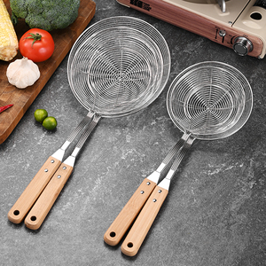 Passoires en acier inoxydable de haute qualité avec long manche en bois antidérapant, panier en fil métallique pour cuisine, <span class=keywords><strong>passoire</strong></span> à <span class=keywords><strong>huile</strong></span> en bois – Vente en gros - Product Image 6