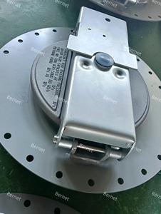 Couvercle de manhole à bride de 16 pouces pour camion-citerne, fourni par Bernet Factory - Product Image 4