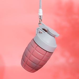 Botella de Agua Premium Ligera, Duradera, Libre de BPA, con Mango Ergonómico y Bola Mezcladora, Ideal para el Gimnasio - Product Image 2