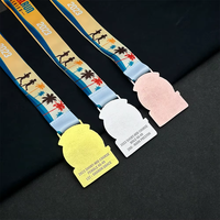 Médaille de finisseur de course de trail en alliage de zinc avec émail souple et ruban imprimé personnalisé pour la récompense des vainqueurs des courses de cross-country 5K 10K en extérieur