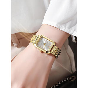 นาฬิกาควอตซ์เหลี่ยมใหม่สำหรับสุภาพสตรีนาฬิกาควอตซ์ที่สง่างามและทันสมัย - Product Image 1