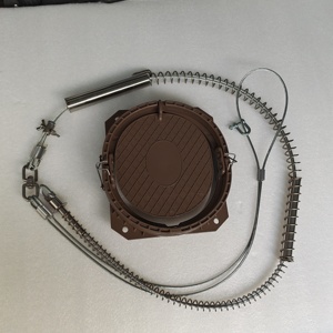Piège à ressort métallique renforcé avec câble métallique, grand modèle à pédale, pour la chasse et le contrôle des animaux nuisibles en ferme (coyotes, dingos, chiens, renards), jetable - Product Image 1
