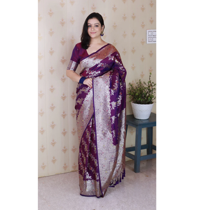 Saree Banarasi en soie douce violette majestueuse avec un tissage Jaal Meenakari Zari exquis parfait pour les mariages Occasions festives - Product Image 1