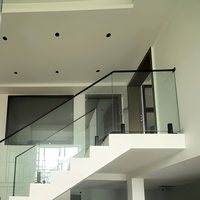 Rampe d'escalier en verre moderne, balustrade pour escalier intérieur, maison, villa