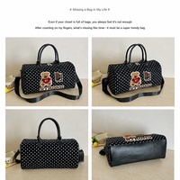 Bolsa de Viaje de PU con Parche de Chenilla 3D Vintage Personalizada OEM ODM, con Parche de Osito de Peluche y Separación para Artículos Secos y Húmedos, Unisex