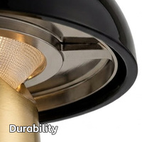 Lampe de table décorative de luxe moderne avec corps en fer et abat-jour en métal, éclairage de lecture pour la maison, les bureaux et l'utilisation de PC