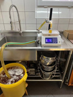 Petite pompe semi-automatique motorisée de haute précision pour le transfert de liquides visqueux (papier, miel, huile alimentaire, colle, boissons, shampoing, ketchup) en bouteilles