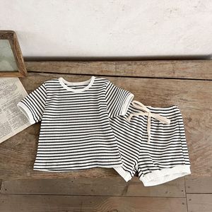 Vêtements d'été pour bébés en gros, ensemble tendance décontracté en deux pièces, t-shirt et short pour enfants, ensembles de vêtements pour garçons - Product Image 4