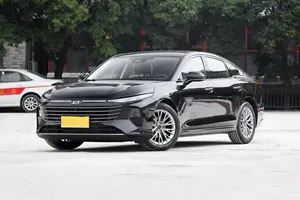 2024 FAW Bestune B70 2.0T Gasolina FWD LHD 224hp com caixa de câmbio AT China Carros de preço barato