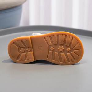 2025 nouveau mignon princesse petite fille en cuir PU berceau chaussures antidérapant en caoutchouc décontracté bébé fille lacet arcs pantoufles - Product Image 3