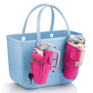Portavasos Bogg Bag para bebidas Stanley de 40/30 oz con bolsillo para teléfono y gancho para llaves, compatible con bolsos de playa Simply Southern Simple Modern Tote. - Product Image 1