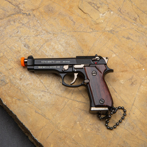 Portachiavi Realistico 1:3 con Impugnatura in Legno <span class=keywords><strong>Beretta</strong></span> 92F 7,5CM, Modello di Pistola in Metallo Dorato, Mini Portachiavi <span class=keywords><strong>a</strong></span> Forma di Pistola Giocattolo - Product Image 3