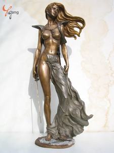 Estatuas desnudas femeninas sexys de diseño personalizado en bronce, latón hermosa escultura de guerrera femenina desnuda arte Metal artesanías de tamaño real - Product Image 4