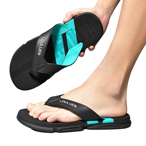 Tongs de plage personnalisées pour hommes, légères, respirantes et antidérapantes, à semelle souple, pour l'extérieur – Collection été 2026 - Product Image 1