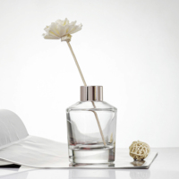 Bouteille d'aromathérapie en verre personnalisable en gros, flacon diffuseur d'huiles essentielles à bâtonnets