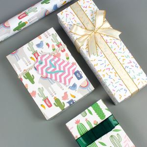 Papier cadeau personnalisé en rouleau avec impression CMJN - Product Image 1