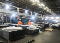 Revêtement de sol composite consolidé en plastique de luxe SPC Revêtement de sol en vinyle PVC SPC LVT LVP pour la décoration intérieure