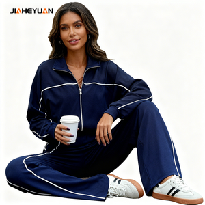 NUOVO Abbigliamento Donna: Tute Sportive Personalizzate OEM con Strisce Riflettenti, Felpa con Zip e Pantaloni a Gamba Larga - Product Image 1
