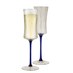 Copa de Champán/Vaso para Brindis de 160 ml, Hecho a Mano con Vidrio de Borosilicato, con Logotipo Personalizado, para Regalos Corporativos y Kits de Bienvenida Promocionales - Product Image 2