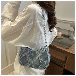 女式时尚防水几何图案牛仔单肩包，带拉链开合四季树脂链带，适合日常使用 - Product Image 3