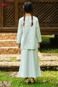 Robe modeste pour enfants musulmans, vert menthe à carreaux et broderie <span class=keywords><strong>de</strong></span> feuilles, Baju Kurung - Product Image 3