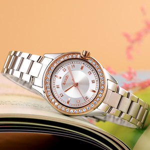 Montre ronde à quartz pour femme, bracelet en acier inoxydable, affichage analogique, élégante et tendance, étanche 30m - Product Image 2