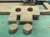 Machine de découpe automatique de panneaux isolants CNC avec couteau oscillant et certification CE