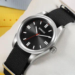 Système de bracelet de montre en nylon noir personnalisé montres à quartz étanches 5 ATM pour hommes boîtier en acier inoxydable verre 20mm à énergie solaire - Product Image 1