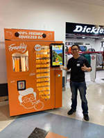Distributeur automatique de jus d'orange frais en libre-service 24h/24 pour toute localisation