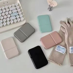 Miroir de Maquillage Portable Personnalisé, Mini Miroir de Voyage Moderne en Cuir PU, Outil de Soin de Beauté pour Cosmétiques, Verre Décoratif - Product Image 1