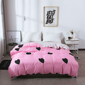 Ensemble de literie imprimé coeur rose Ensemble de housse de couette respirante douce de qualité supérieure - Product Image 1