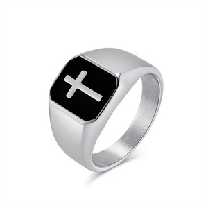 Anillos de Sello Personalizados de Acero Inoxidable Chapado en Oro de 14K con Carcasa Cuadrada Negra y Blanca para Mujer - Product Image 5