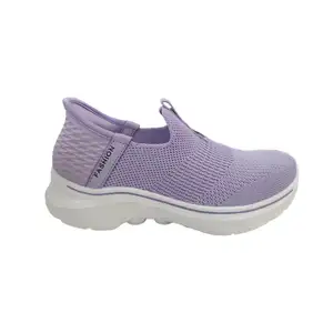 Scarpe per le donne nuovi stili ragazze 0-3 2023 nuovo Design da donna in pelle da uomo e da ragazzo hanno portato scarpe da donna e sandali Casual leggeri all'ingrosso