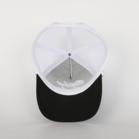 Chapeau de corde en maille à 5 panneaux avec logo de broderie perforé au laser Casquette de sport imperméable de style Hip Hop
