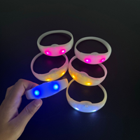 Bracelet LED à contrôle DMX, RGB 15 couleurs, matériau ABS, logo personnalisé, bracelet clignotant pour les mariages, les fêtes du Ramadan, les fournitures de fête