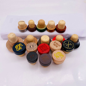 Bouchons de bouteille en alliage de zinc personnalisés en relief, bouchons en polymère premium pour spiritueux, pour whisky, vodka, brandy, vente en gros - Product Image 3