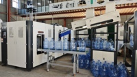 Machine de soufflage de bouteilles d'eau PET entièrement automatique de 20 L (5 gallons) pour usine d'eau potable