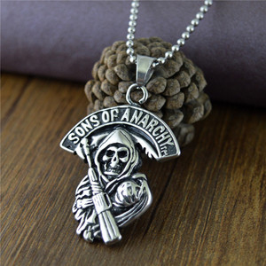 Collana <span class=keywords><strong>con</strong></span> <span class=keywords><strong>ciondolo</strong></span> a forma di <span class=keywords><strong>teschio</strong></span> e falcetto del Mietitore, in acciaio inossidabile, ipoallergenica e anti-sbiadimento, stile punk europeo, da uomo, per discoteca - Product Image 5