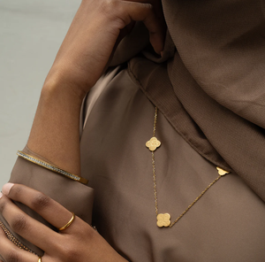 Inspire Jewelry - Pulsera con Caligrafía Árabe Sabr Shukr Tawakkul, Paciencia, Gratitud, Confianza, Pulsera de Cuatro Hojas para Mujer - Product Image 5