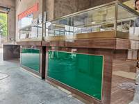 Présentoir de bijoux en métal de luxe moderne Vitrines haut de gamme pour magasin de détail Centre commercial