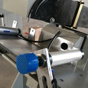 Machine de fraisage de profilés pour fenêtres et portes UPVC à double tête Eworld SCX01-2, 1000W, moteur 380V, automatique, longue durée de vie - Product Image 5