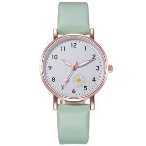 Nouvelle montre tendance simple de style coréen pour femmes étudiantes, montre à bracelet en cuir lumineux, montre légère et fraîche pour étudiantes - Product Image 3