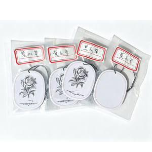 Désodorisant et parfum pour voiture en papier naturel parfumé 7x7cm, décoration suspendue pour auto, accessoire d'intérieur tendance - Product Image 3
