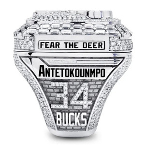 Anillo Conmemorativo del Campeonato <span class=keywords><strong>de</strong></span> los Milwaukee Bucks 2021 <span class=keywords><strong>de</strong></span> Alta Calidad en Aleación - Anillo Deportivo <span class=keywords><strong>de</strong></span> Baloncesto con <span class=keywords><strong>Gemas</strong></span> Plateadas/Doradas para Hombre - Product Image 3
