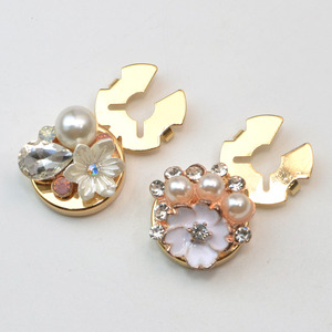 Boutons <span class=keywords><strong>de</strong></span> manchette en laiton pour femmes, élégants clips décoratifs pour chemises et robes, avec strass et perles pour chemisiers et cols - Product Image 3